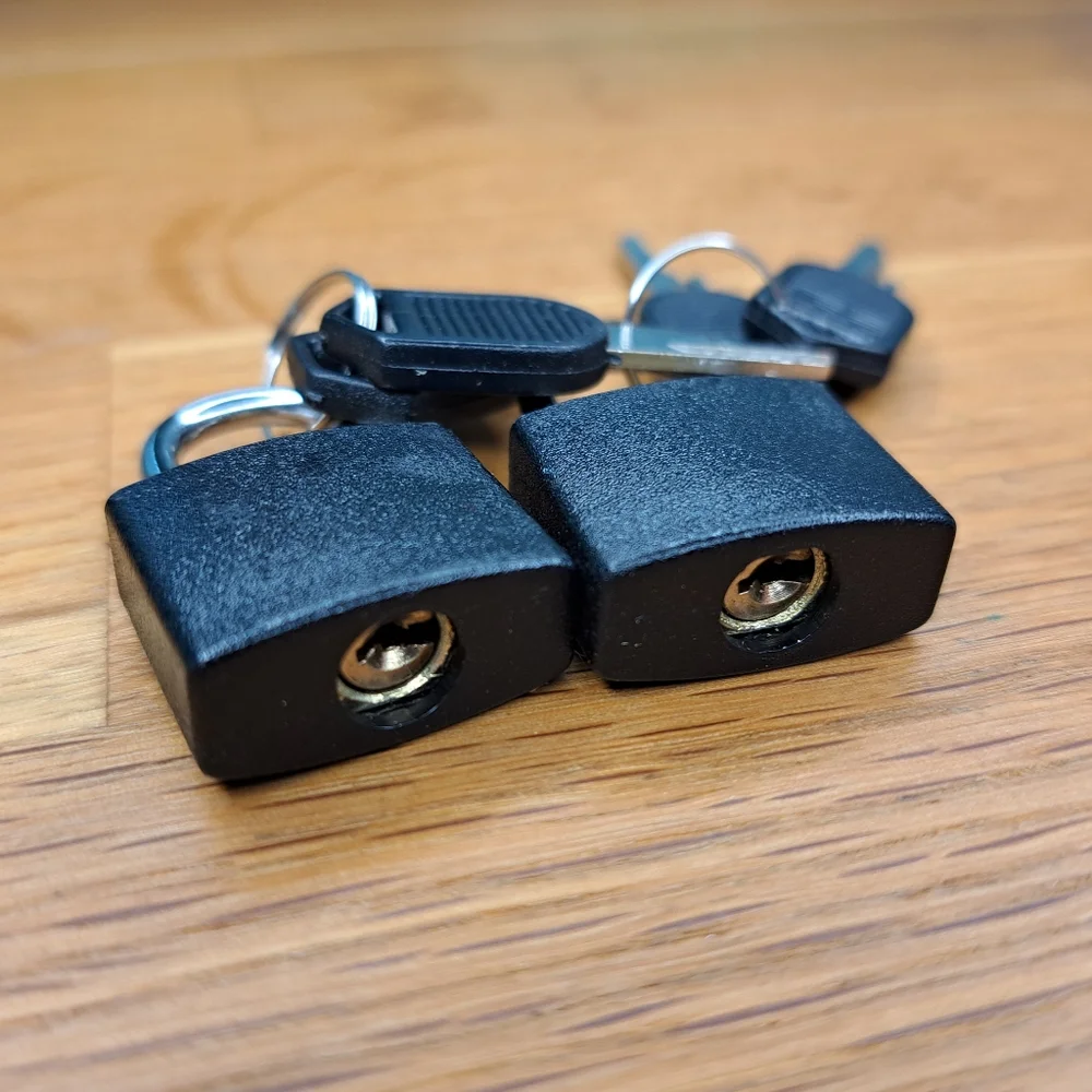 Decorative padlocks and keys in semi-matte black 🔐🖤🖤